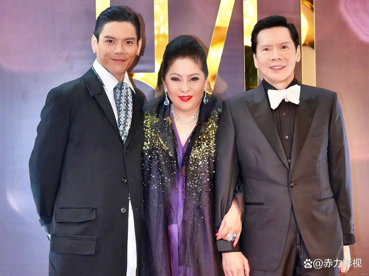 娱乐圈明星地位排名_中国娱乐圈地位最高王者_成龙洪金宝向华强刘德华周星驰