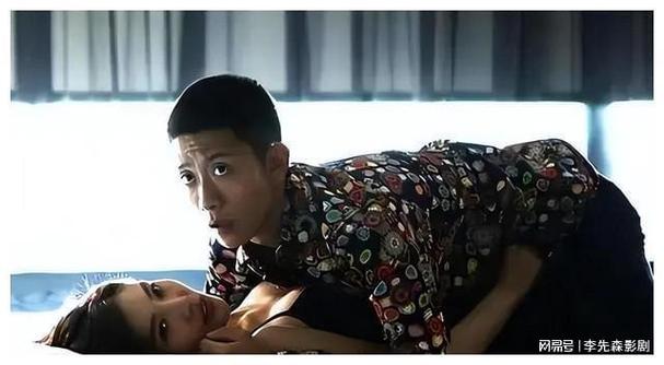 明星漏点走光_女明星走光近照_明星裙底走光