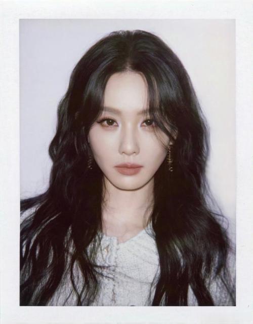 娱乐圈长脸女明星发型_明星脸适合什么发型_娱乐圈脸型好看的女星