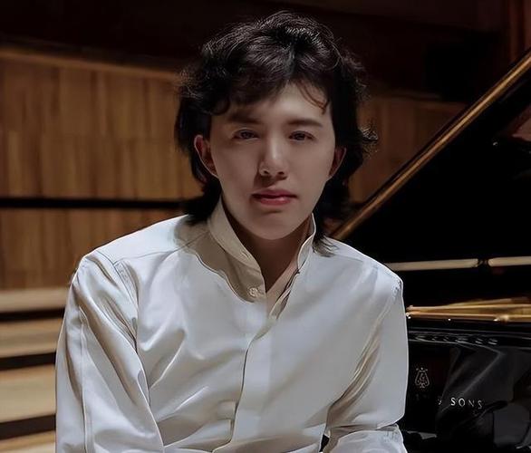 钢琴王子勇闯娱乐圈，这条路真的好走吗？