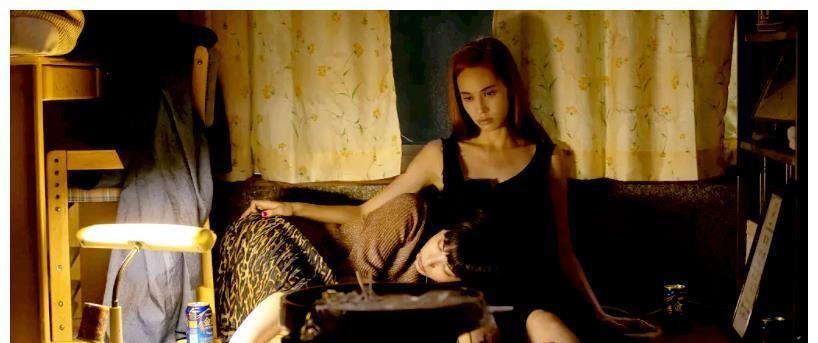 艳照门事件详细情况_娱乐圈性丑闻事件_女明星被污