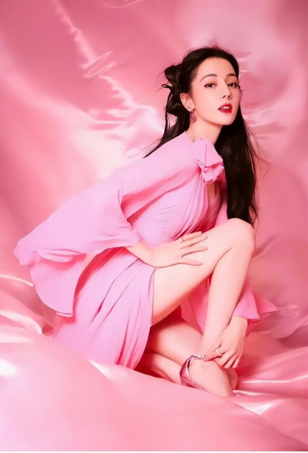 明星热点迪丽热巴,_内娱女明星健康问题_33岁迪丽热巴生病现状